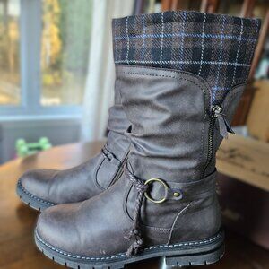 Wanderlust short Winter Boot LIKE NEW